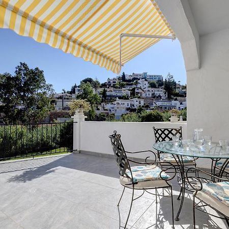 Quaint 2 Bedroom Townhouse With Pool Close To Sea! Benalmadena Exterior photo