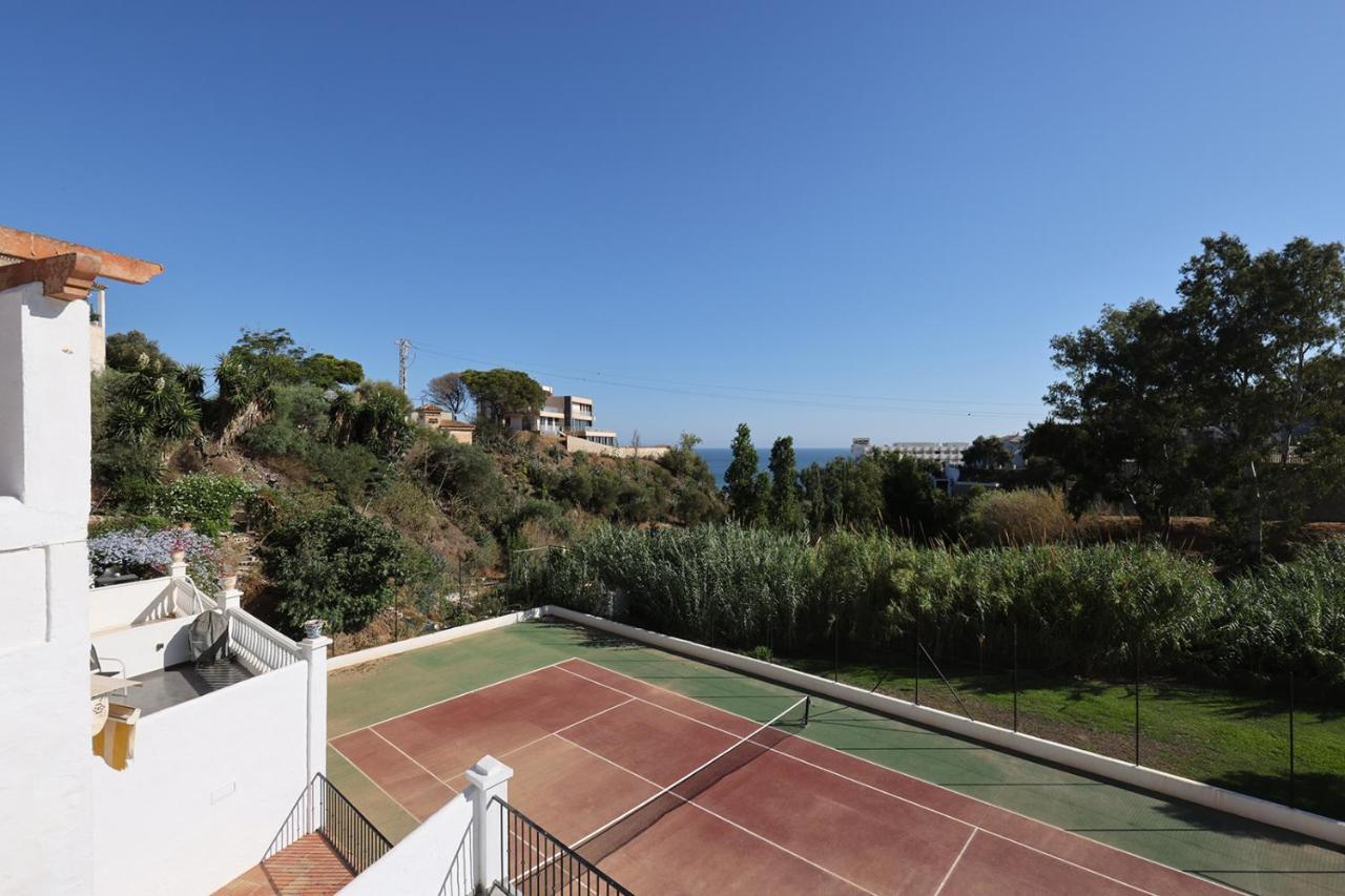 Quaint 2 Bedroom Townhouse With Pool Close To Sea! Benalmadena Exterior photo