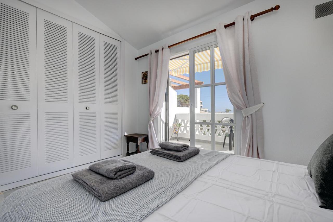 Quaint 2 Bedroom Townhouse With Pool Close To Sea! Benalmadena Exterior photo
