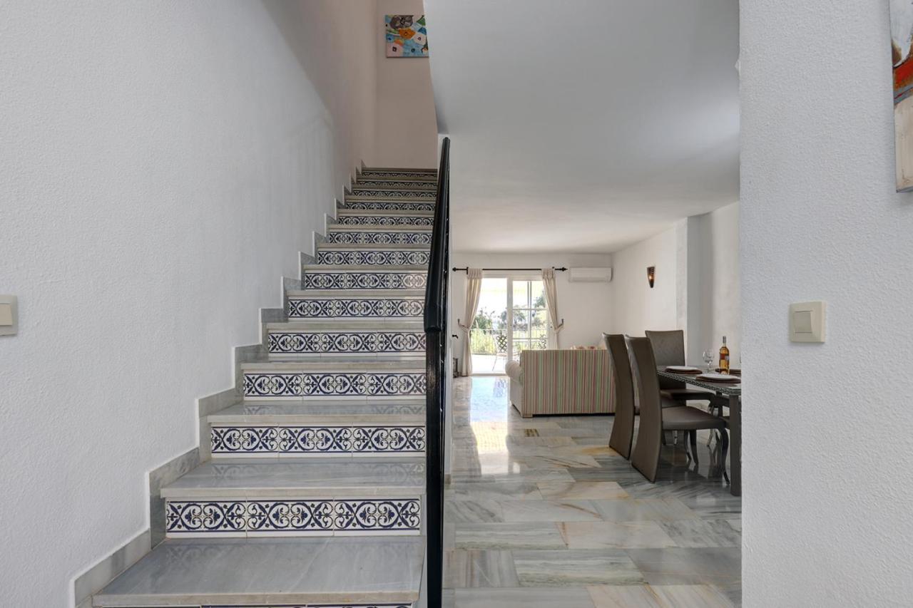 Quaint 2 Bedroom Townhouse With Pool Close To Sea! Benalmadena Exterior photo
